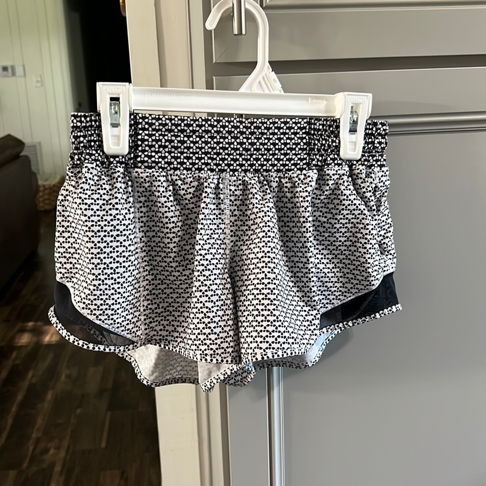 Lululemon hotty hot short 2.5